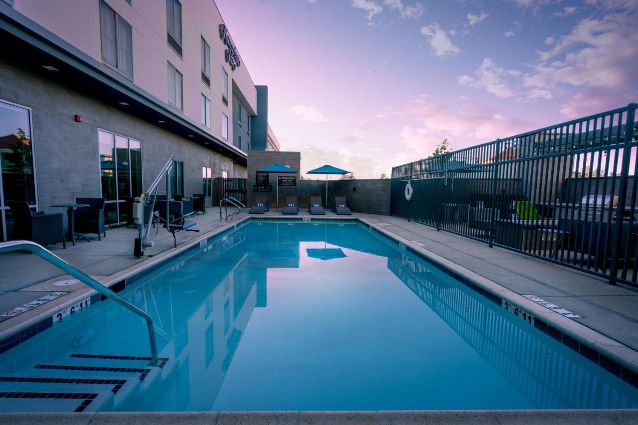 Hampton Inn Riverside March Air Force Base, Ca エクステリア 写真