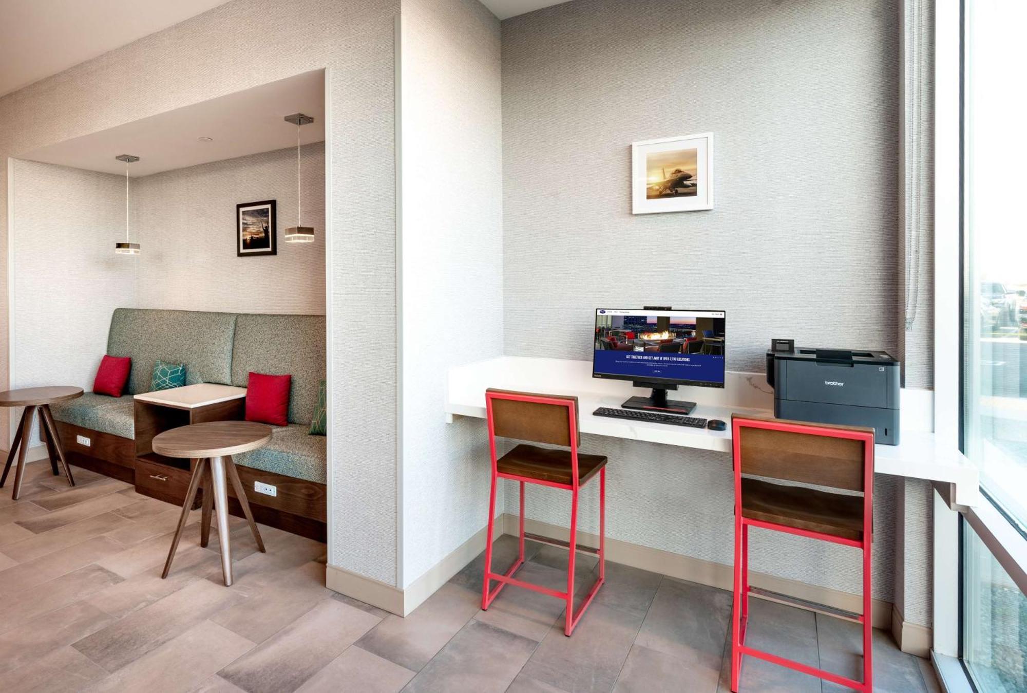 Hampton Inn Riverside March Air Force Base, Ca エクステリア 写真